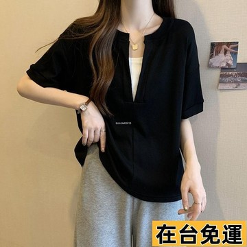 🔥台灣發出🔥 大碼假兩件v領短袖t恤女夏季胖mm遮肚子巨顯瘦寬鬆設計感短款上衣