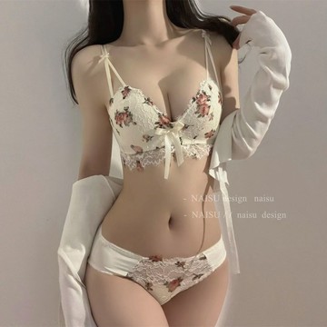 Xuan♥ 內衣女純慾風性感碎花小胸聚攏無鋼圈收副乳蕾絲辣妹少女文胸套裝