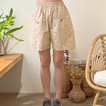 Hana Mokuba 不對稱口袋滿版印花鬆緊腰短褲