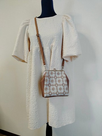 Mina Perhonen anemone 小斜背包