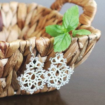 蕾絲耳環-雪白薄荷色