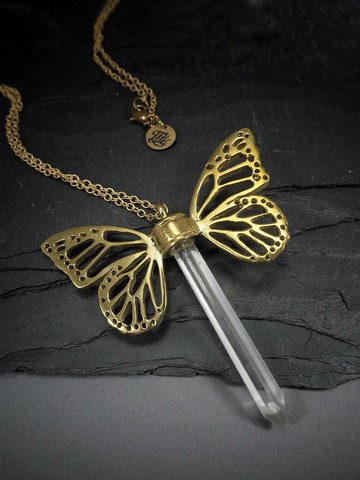 Butterfly Wings with Crystal Quartz 項鍊有 3 種配色可供選擇