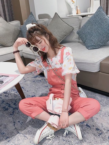 新款港風休閑套裝女復古chic小個子夏季洋氣減齡背帶褲兩件套