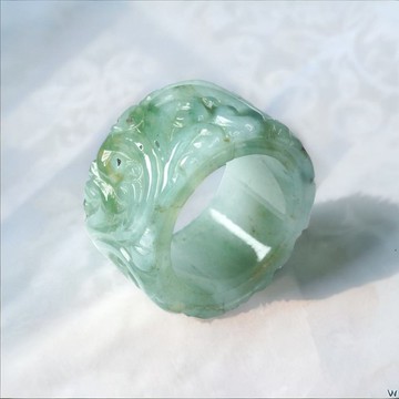 飄綠花翡翠雕花戒指戒圈 | 國際12圍 | 天然緬甸玉翡翠A貨 | 送禮
