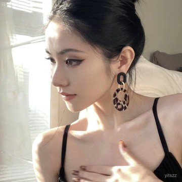 【臺灣有貨】y2k韆禧未來風豹紋幾何圓圈耳環歐美複古博主耳釘無耳洞耳夾