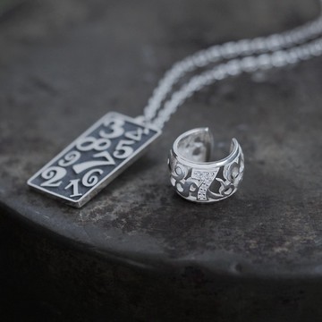 2件組) 數字圖紋 情侶對鍊 & 耳骨夾 套組 銀 925