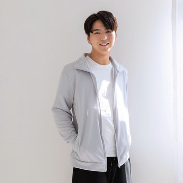 UPF50+吸濕排汗男防曬外套_立領淺灰