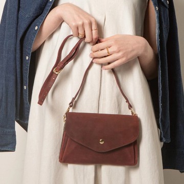 【日本製】短皮夾 系統收納 栃木皮革 抹掉刮痕 酒紅色