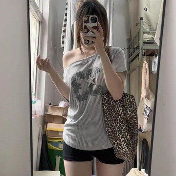 現款免運 美式球衣 冰球服 美式辣妹斜肩數字印花條紋短袖t恤女夏季設計感休閒百搭短款上衣Q