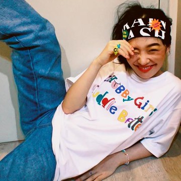 2022夏裝新款短袖彩色字母印花T恤女寬松顯瘦百搭青春圓領上衣潮