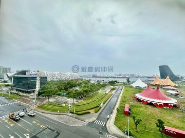 正亞灣海景首排四房車位~屋況好免整理｜高雄市苓雅區新光路