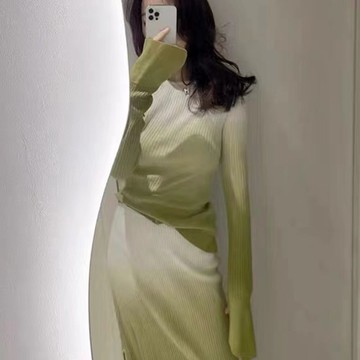 小個子2022春夏新款高級感輕熟風御姐套裝漸變綠色針織連衣裙子女