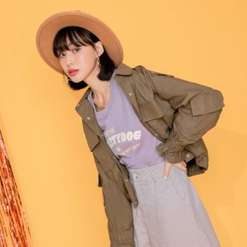 OB嚴選中大尺碼-高含棉率性縮口工裝短版風衣外套《KG1223》