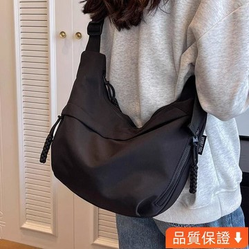 台灣出貨 韓式 大容量包包 側背包 防水尼龍多層斜背包 水餃包 半月包 腋下包 上班包包 單肩包 餃子包 超輕量牛角包