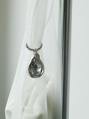 Silver Hammered Avocado Key Ring