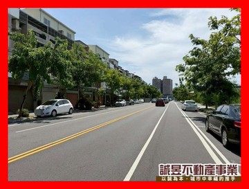 湖美20米路傳統車墅店住｜台南市中西區華平路