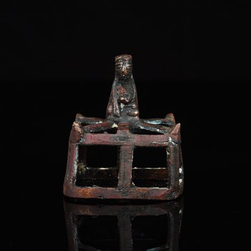 緬甸佛塔聖物-18-19世紀佛龕型-觸地印佛陀(重度清理版)