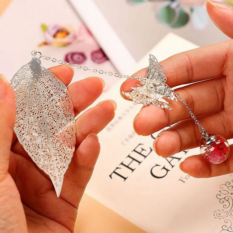 Toirxarn金属の葉のしおり 3d蝶のペンダント付き 読者 女性 先生 学生への面白い贈り物 誕生日とクリスマスと感謝祭のサプライズ 通販 Lineポイント最大0 5 Get Lineショッピング
