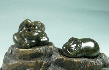 雕件 歡樂好聲音 臺灣芝麻點年糕玉/台灣獼猴快樂唱歌