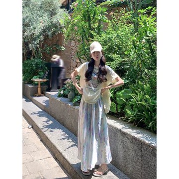 曾小咸 海濱假日印花短袖T恤女渡假風仙女裙紫色中長款半身裙套裝
