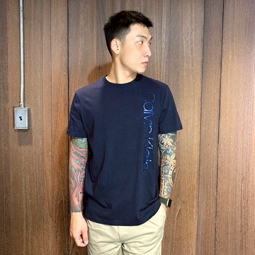 美國百分百【全新真品】Calvin Klein 短袖 T恤 CK T-shirt 短T 直排logo 深藍 BI94