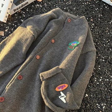 圓領簡約風可愛毛衣男時尚潮流保暖單排扣上衣男