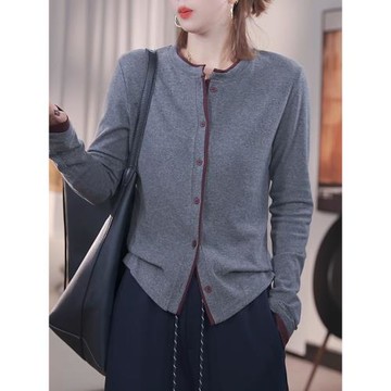 灰色拼接長袖開衫女2025冬季新款大碼胖mm洋氣減齡圓領撞色上衣潮