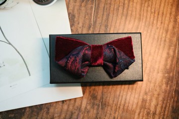 红色丝绒佩斯利八字结领结新郎婚宴蝴蝶结