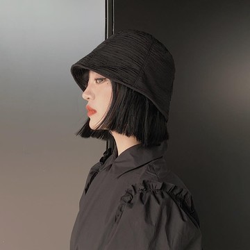 日系小眾設計師薄款冷淡風文藝漁夫帽女禁欲系黑色顯臉小水桶帽夏—貼心服飾
