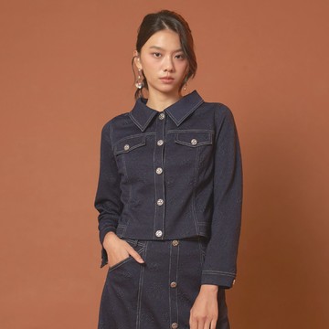 ★【喜芝梅】交織分明 明亮車線壓花風格翻領排釦牛仔外套式套裝上衣(藍色；M-2L) 225179573