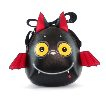 蝙蝠造型斜背包，萬聖節主題，合成皮革，手工繪製，哥德卡哇伊風格。