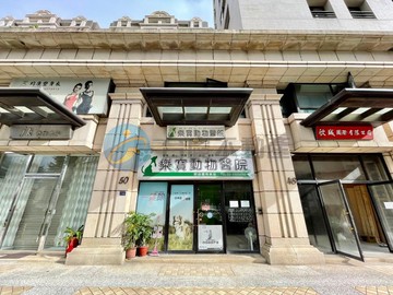 人間琉璃丨竹北精華臨路雙層質感金店面+連號雙平車｜新竹縣竹北市自強北路