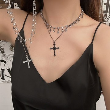 【台灣公司 可打統編】免運 暗黑甜酷設計感鑲鉆十字架吊墜項鏈女小眾高級感多層疊戴鎖骨鏈潮 可開發票 全館五折 工廠現貨直銷 新品特價 z9211