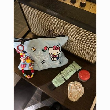✨臺灣出貨✨新款卡通KT可愛尼龍化妝包零錢包手機包學生百搭洗漱包
