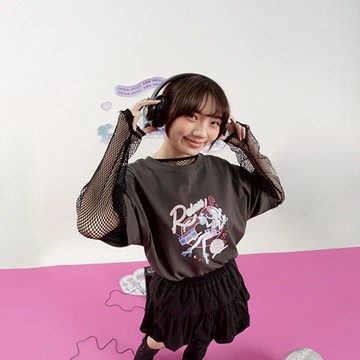 QUEENSHOP_ S 女裝 短袖 MIT 寬片片 RELAX音樂少女印圖寬版短袖上衣 現+預 【01190224】