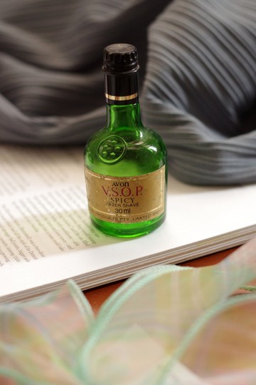 老雜貨古董 Vintage-綠色Avon小酒瓶 擺飾 裝飾 w125