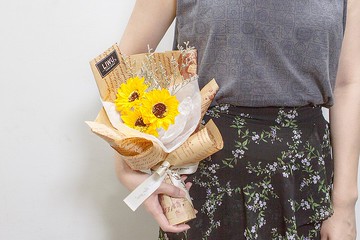 無盡的愛 向日葵花束 乾燥花花束 畢業花束 父親節花束(2色包裝)