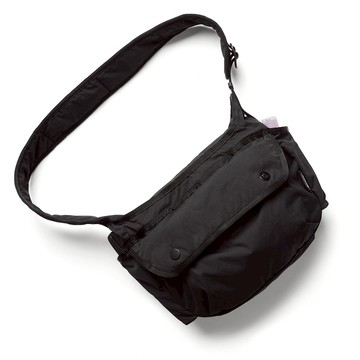 【Bellroy】Cinch Sling 日常輕盈側背包 斜背包 外出包 禮物 送禮 推薦(黑色)