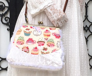 杯子蛋糕口金包 奶油色 斜背/側背/單肩背包