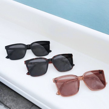 【免運費】Lucy 偏光蜜桃色大方框墨鏡 - 香港原創