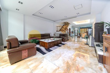 近百坪三面採光－邊間四車花園豪邸｜高雄市仁武區名山三街