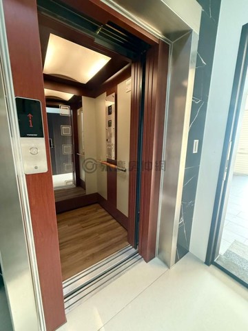 仁武高中｜京晏臨街｜三年新屋電梯車庫別墅｜高雄市仁武區新旺一街