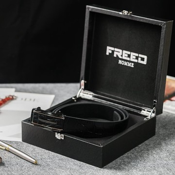 【FREED】浮雕金屬方扣黑色真皮皮帶 男友禮物