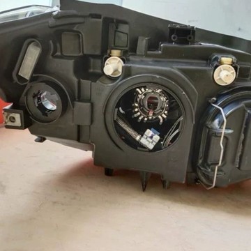 BMWX1新款e84原廠大燈一對