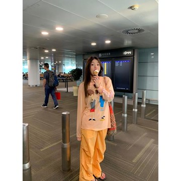 落落狷介 肉粉色長袖小眾獨特別致上衣2025寬松新款小個子卡通T恤