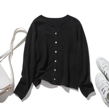 輕盈溫暖，氣質滿分的喀什米爾針織開襟衫 100%喀什米爾 黑色 241102-3