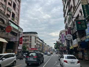 陽明國中小/陽明覺民商圈樓中樓大露台美4房車位｜高雄市三民區陽明路