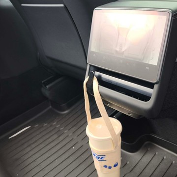 【車用 雨傘 掛勾】特斯拉 煥新版 Model Y 後座掛勾｜卡扣式 免黏貼｜收納｜車用｜飲料 掛鉤｜汽車