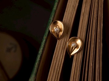 1967年 挪威製 18k金 珍珠海芋栓式耳環