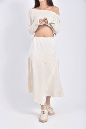 (M) herme質感緞面鬆緊腰杏色長裙